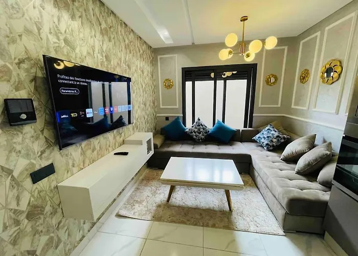 Studio Nouveaux, Bien Situe